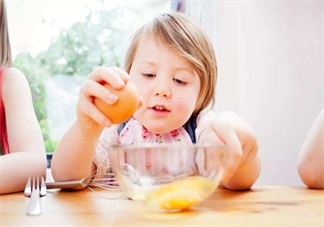 孩子吃雞蛋居然這么好 讓寶寶愛不釋手的吃蛋方法
