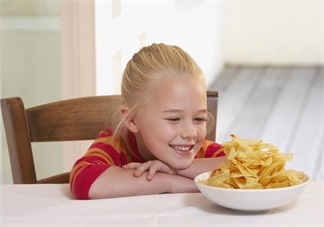 孩子偏食的危害居然這么大 怎么讓孩子吃不愛的菜