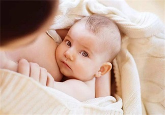 母乳喂養(yǎng)門(mén)道大 大多數(shù)人竟不知這樣的母乳不能給孩子吃